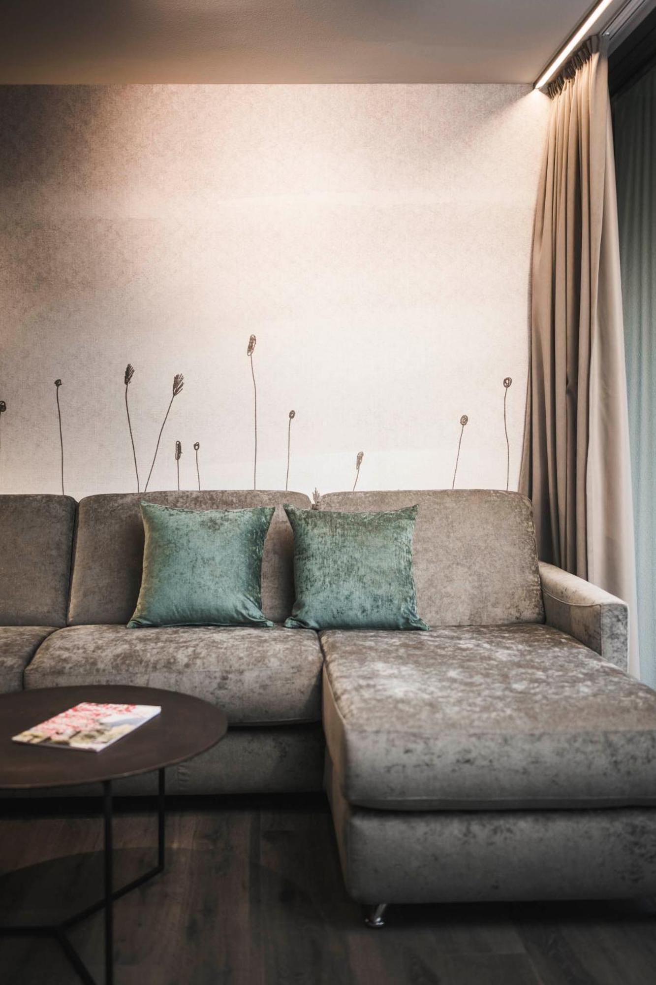 Somvita Suites Тіроло Екстер'єр фото
